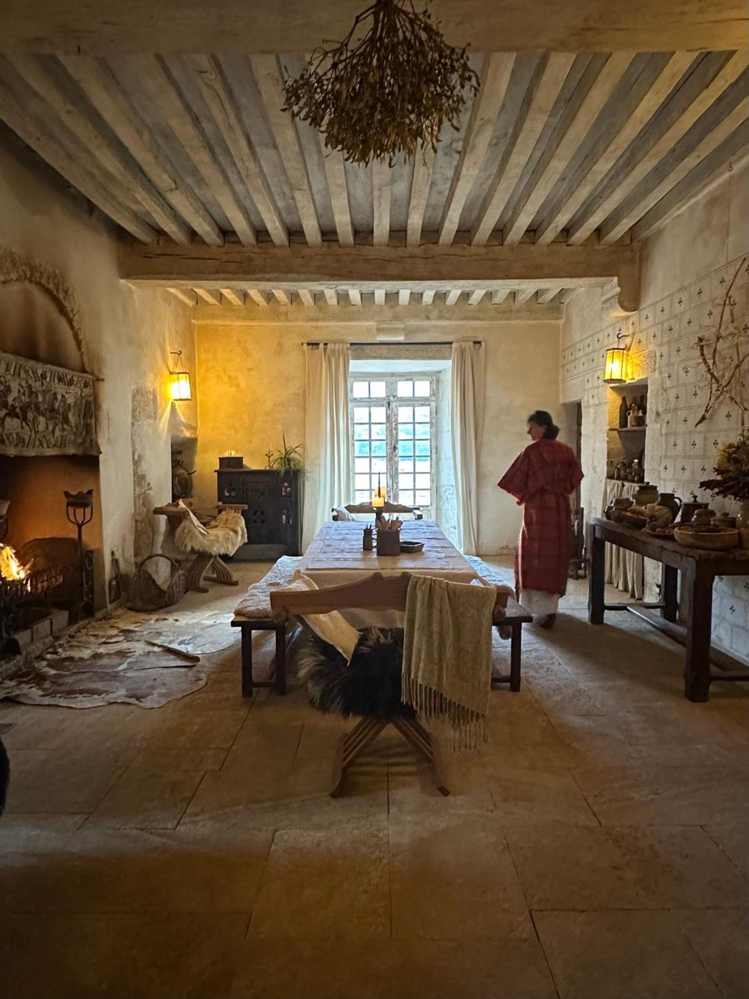 Chateau De Champrenault, Voyagez Dans Le Temps Buitenkant foto