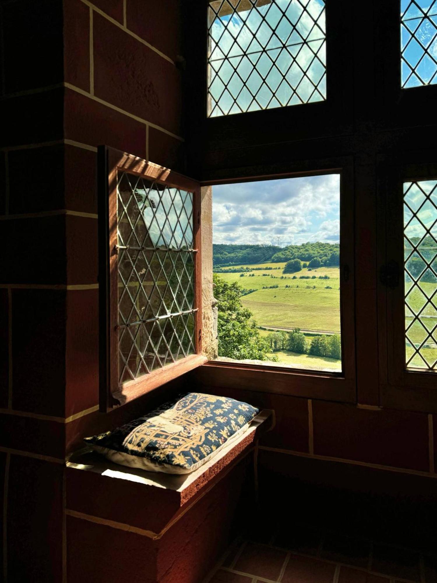 Chateau De Champrenault, Voyagez Dans Le Temps Buitenkant foto